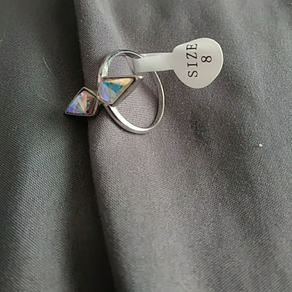 Silver ring with swavorski crystal